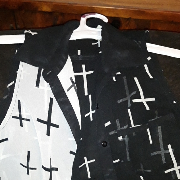 Sheer shirt - Picture 2 of 3